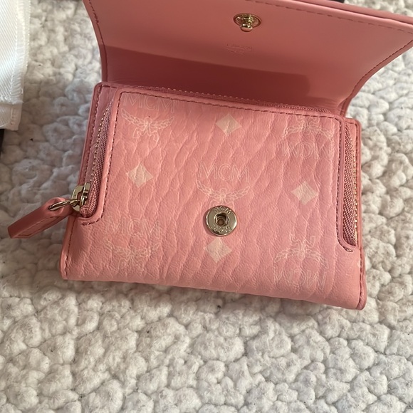 MCM Blossom Pink Small Aren Trifold Wallet - Picture 2 of 8
